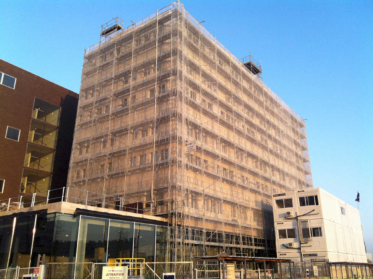 chantier_m3i2_paris_13_echafadauge_complet_du_batiment_realise_au_sein_de_la_societe_haki_en_tant_que_technico_commercial_light