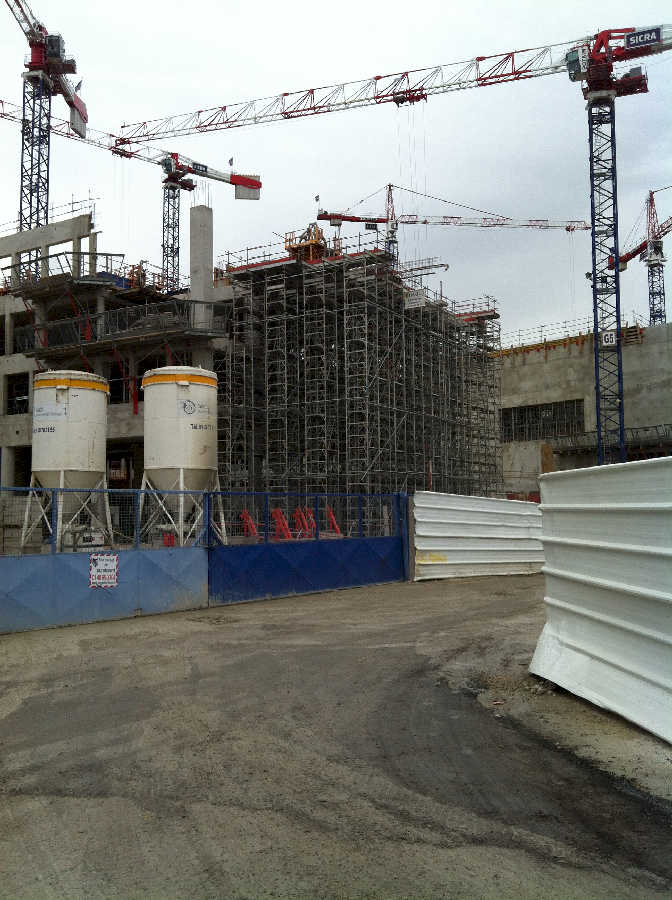 chantier_sfr_campus_etaiement_grande_hauteur_des_portes_a_faux_realise_au_sein_de_la_societe_haki_en_tant_que_technicien_be_light