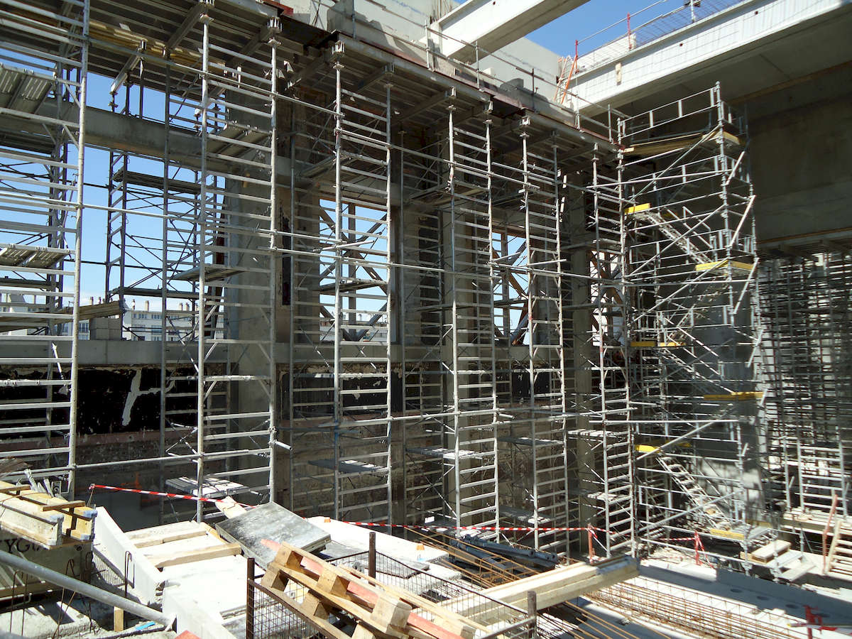 chantier_centre_culturel_et_de_congres_de_montrouge_etaiement_poutres_grandes_inerties_light