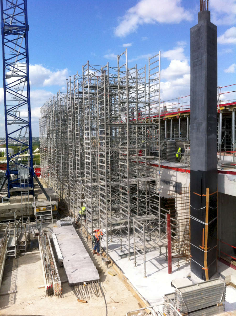chantier_lycee_a_section_international_montage_tours_etaiement_light